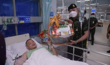 มทภ.4ลงพื้นที่เยี่ยมกำลังพลทหารพรานที่ 41 ได้รับบาดเจ็บจากเหตุซุ่มยิงภายในฐานกองร้อยทหารพรานที่ 4109