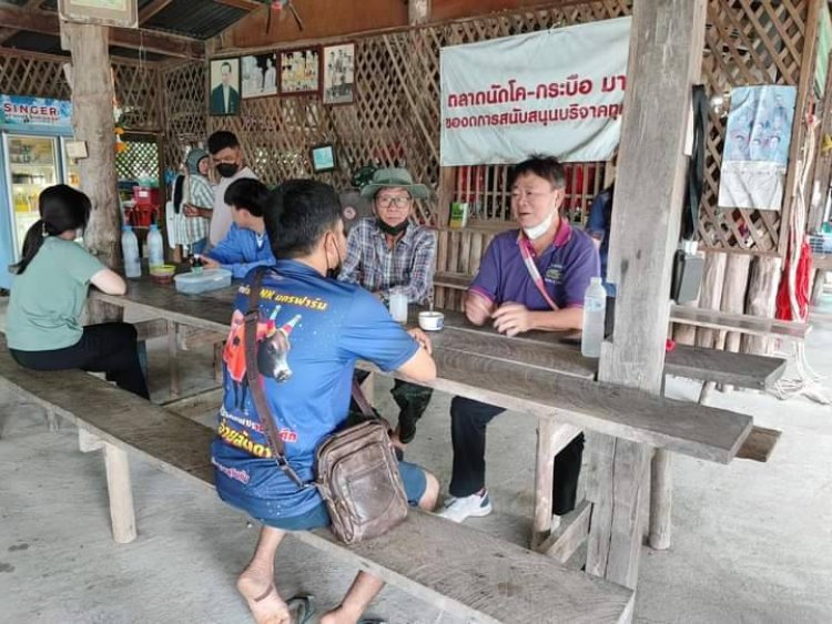 "ลุงสมชัยฐ์" พู่ว่ากาดนั่งยอง  กับบรรยากาศที่ห้างใหญ่ “มารวย” ช๊อปปิ้ง วัว เซ็นเตอร์