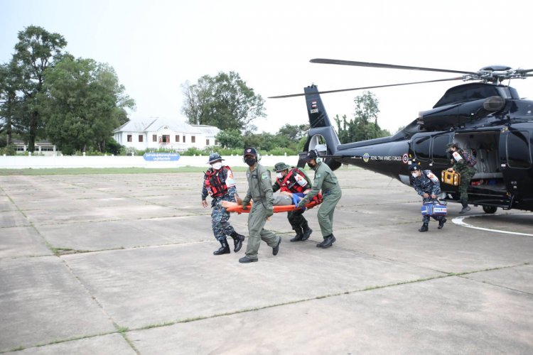 กองบัญชาการกองทัพไทยระดมกำลังช่วยเหลือประชาชนที่ประสบอุทกภัยวารินชำราบ