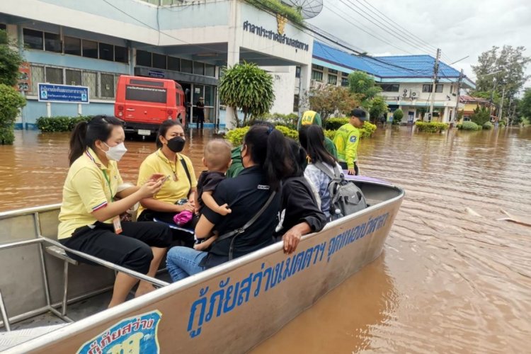 มวลน้ำมหาศาลจากน้ำลำมาศ-ลำมูล ไหลทะลักท่วมชุมพรอ่วมหนัก 7 ตำบล 17 หมู่บ้าน