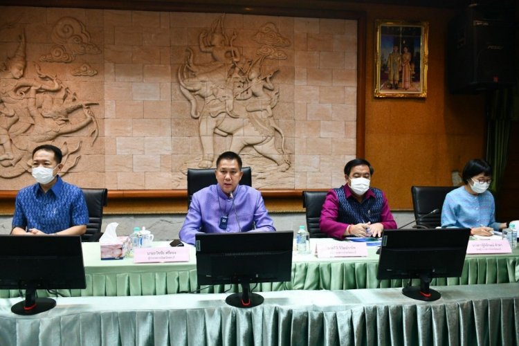 ผู้ว่าฯชลบุรี มอบนโยบายหัวหน้าส่วนราชการ ชู“เมืองสะอาด”และพัฒนาพื้นที่ EEC