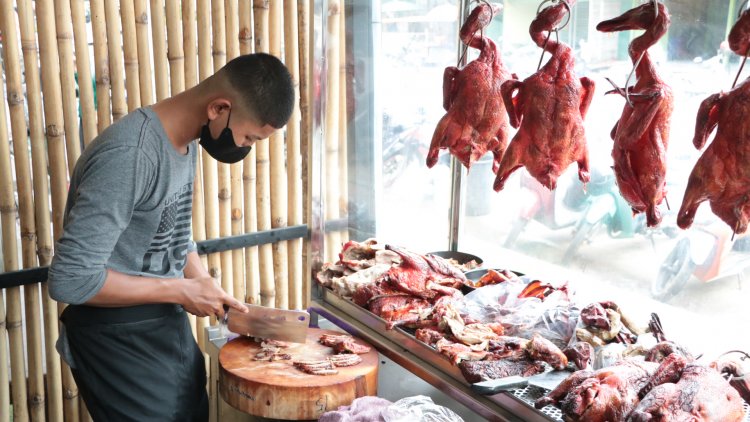 คลิกร้านเด็ด “ซุอิเตะเป็ดย่างนายูบางกอก” รสเลิศ อร่อยนุ่มลิ้น ร้านเดียวใน ปัตตานี