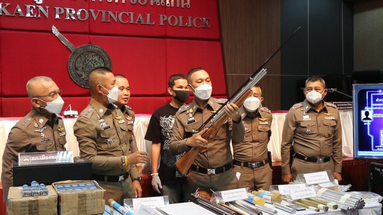 ตำรวจขอนแก่นทลายแก๊งค้าอาวุธปืนเถื่อนผ่านออนไลน์ยึดของกลางนับพันรายการ