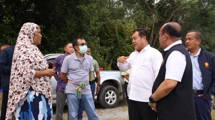 'เลขาทวี'พา สส.ลงตรวจตรวจสอบพื้นที่ขุดลอกสระพื้นที่พรุชะเมาส่งผลกระทบต่อการเลี้ยงวัวควายชาวบ้าน พบมีที่ดินของชาวบ้านที่มีเอกสาร สค.1