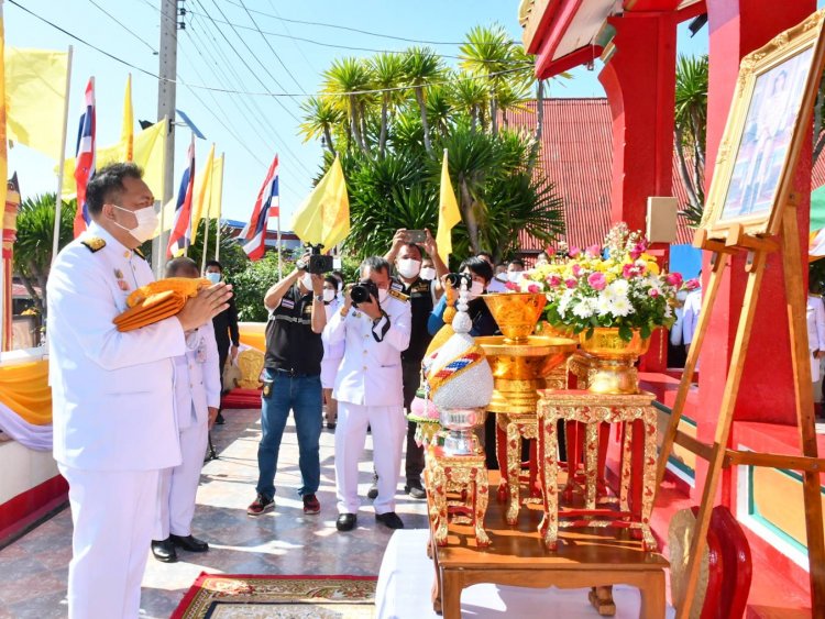 “สุชาติ”ถวายกฐินพระราชทานกระทรวงแรงงาน วัดจุฑาทิศธรรมสภารามวรวิหาร พระอารามหลวง จ.ชลบุรี