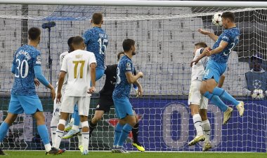 ไก่รัวยิงแซงเฉียดฉิว- หงส์คืนฟอร์มเก่งซิวชัยทะลุรอบ 16  ทีมศึกยูฟ่า แชมเปี้ยนส์ ลีก