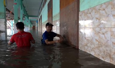 น้ำท่วมพระนครศรีอยุธยาปี'65 โรงเรียนจมบาดาล 95 แห่งต้องเลื่อนเปิดเทอมจนกว่าน้ำลด