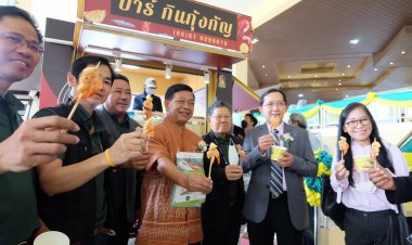 “อลงกรณ์”ดัน10มาตรการมอบบอร์ดกุ้งฟื้นฟูพัฒนาฟาร์ม สร้างตลาด สร้างรายได้ให้เกษตรกรอย่างยั่งยืน ตั้งเป้าปีหน้าผลิตกุ้ง 400,000 ตันภายใต้ยุทธศาสตร์กุ้งไทย