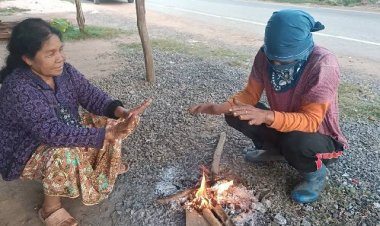 ชาวปราจีนบุรี ทนหนาว19°c ไม่ไหวลุกก่อไฟแก้หนาวคลายหนาว