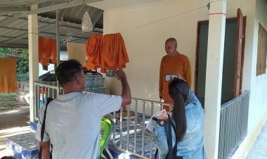 ชาวพุทธสุดสลด!ภาพว่อโซเชียล พระแต่งกายเป็นฆราวาส อยู่คู่กับหญิงสาว