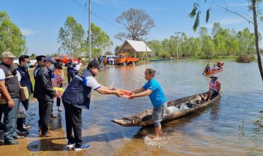 โครงการชลประทานศรีสะเกษ ลงพื้นที่บริจาคสิ่งของบริโภคแก่ประชาชนผู้ประสบภัยน้ำท่วม(จุดที่ 1 )