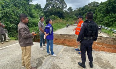 นราฯฝนตกหนักต่อเนื่อง ซัดสะพานเสียหาย ปกครองจะแนะ ท้องถิ่น ท้องที่ ลุยช่วยเพื่อประชาชน