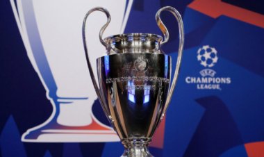 ผลจับสลากรอบน็อกเอาต์ศึกยูฟ่า แชมเปี้ยนส์ลีก"ลิเวอร์พูล"หนักชนแชมป์เก่า, เปแอสเช ดวล บาเยิร์น