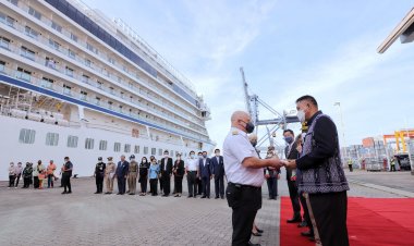 ผู้ว่าฯชลบุรี ต้อนรับเรือสำราญหรู Viking orion จอดท่าเรือแหลมฉบัง ลำแรกในรอบ 2 ปี ปลุกชีวิตการท่องเที่ยวหลังโควิดคลี่คลาย