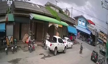 พ่อแม่เดินทางมารับน้องทั้งสามแล้ว หลังจากคนร้ายขโมยรถยนต์ที่มีเด็กสามคนนั่งอยู่ในรถ