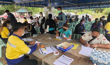 อยากได้งานทำ! ชาวบ้านแห่ยื่นใบสมัคร มั่นใจอัคราเปิดกิจการ สร้างงานกระตุ้นเศรษฐกิจ