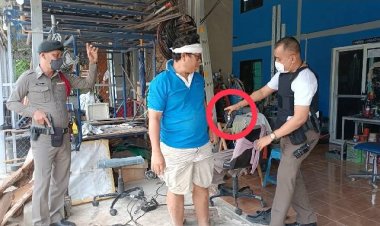 พ่อฉุนคว้าปืนข่มขู่จะยิงลูกชาย โทรแจ้งตำรวจช่วยเหลือหวั่นถูกฆ่าตาย