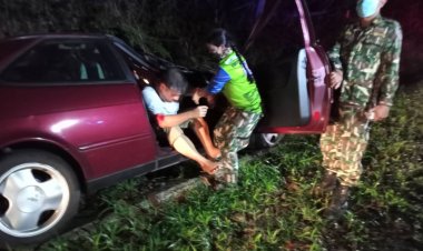 ช้างป่าเขาใหญ่ถูกรถเก๋งพุ่งชนเจ็บเตลิดหนีเข้าป่า-คนขับรถพังบาดเจ็บสาหัส