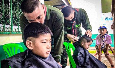 ทหารกองพันทหารราบที่11จัดกิจกรรม Army Barber ตัดผมให้เด็กลดค่าใช้จ่ายในครัวเรือน“ตัดผมฟรี!!! ไม่เสียเงิน”