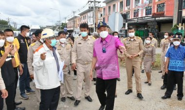 ผู้ว่าฯ ชลบุรี ลงพื้นที่รับฟังปัญหาความเดือดร้อนชาวอำเภอพานทอง-สำรวจปัญหาจราจรทางข้ามรถไฟ