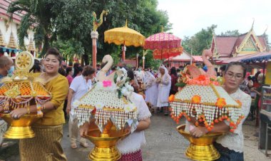 พ่อค้าเขียงหมูใจปล้ำ!!ไม่ขอรับซองแม้แต่คนเดียว จัดงานบวชลูกชายคนละแม่ 3 แม่