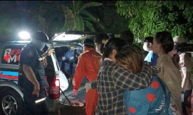 หนุ่มทะเลาะกับเมียเกิดน้อยใจผูกคอดับประชดแฟนสาวภายในห้องเช่า