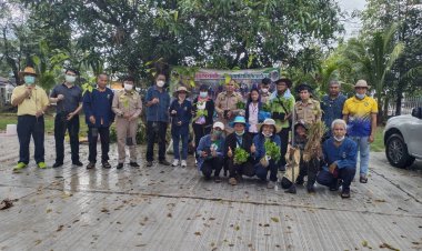 นายอำเภออุทุมพรพิสัยขับเคลื่อนเกษตรอินทรีย์วิถีศรีสะเกษบ้านนี้มีรักปลูกผักกินเอง