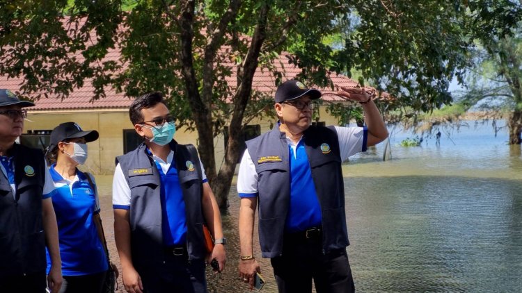 โครงการชลประทานศรีสะเกษลงพื้นที่ ตรวจสอบสภาพอาคารสำนักงาน อาคารบ้านพักที่ได้รับผลกระทบจากอุทกภัย(จุดที่ 3 )