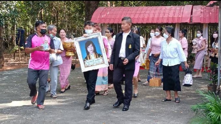 ฮือฮา!สาว 34 สั่งพ่อแม่ได้สั่งเสียไว้ก่อนสิ้นใจ จัดงานศพรอบเมรุตกแต่งด้วยผ้าสีชมพู
