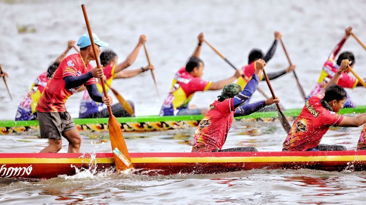 ยิ่งใหญ่การแข่งขันเรือยาวประเพณี และเรือนานาชาติ ครั้งที่ 11 เมืองปทุมธานี