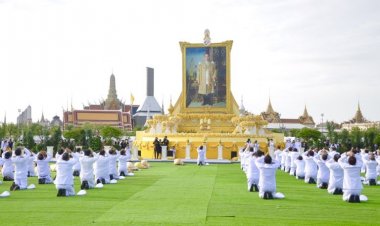 นายกฯ และภริยาเป็นประธานพิธีวางพานพุ่มและถวายบังคม เนื่องในวันคล้ายวันพระบรมราชสมภพ พระบาทสมเด็จพระบรมชนกาธิเบศร มหาภูมิพลอดุลยเดชมหาราช บรมนาถบพิตร วันชาติ และวันพ่อแห่งชาติ 5 ธันวาคม 2565