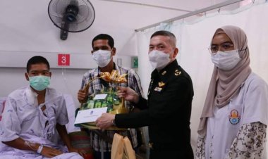 รอง ผบ.นรด. เยี่ยมและติดตามอาการเจ็บป่วยของนักศึกษาวิชาทหาร พร้อมมอบกระเช้าเป็นขวัญและกำลังใจ