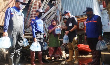 หน่วยพัฒนาการเคลื่อนที่ 44 ลงพื้นที่ฟื้นฟูแก่ประชาชนกว่า 15 ครัวเรือนเหยื่อน้ำท่วมในพื้นที่ปัตตานี