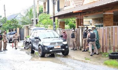 ตำรวจคุมผู้ต้องสงสัย 2 คนพร้อมรถยนต์และอาวุธปืนก่อเหตุกระหน่ำยิงกลางเมืองยะลา