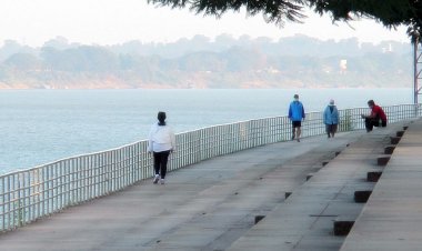 นครพนมหนาวสุดรอบปีริมโขงลดฮวบเหลือ 15 องศาทำข้าวเปียกเส้น-ราเม็งขายดี