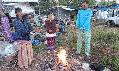 ปราจีนบุรีอุณหภูมิลดฮวบ!หนาวมาอีกรอบ ปชช.ต้อแก้ก่อไฟฝิงคลายหนาวก่อนไปทำงาน