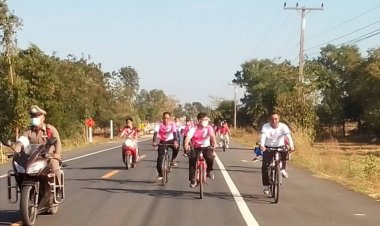 อำเภอโพธิ์ศรีสุวรรณร่วมกิจกรรม ปั่นจักรยาน ทยานปันสุข โน้วน้าวให้เซ้าเหล่าเซ้าเบียร์