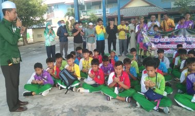 ครูโรงเรียนอามานะศักดิ์และผู้ปกครองนักเรียนร่วมส่งกำลังใจนักกีฬาวิ่ง31ขาชิงแชมถ้วยพระราชทาน