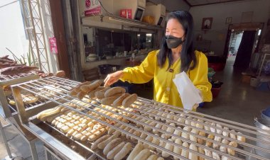กล้วยปิ้ง-มันปิ้ง สูตรเตาถ่านโบราณ ขายดี เมนูเพิ่มพลังรับลมหนาวคนขอนแก่น