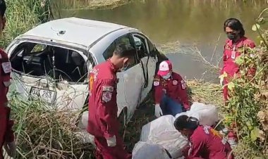 พบรถเก๋งตกคูน้ำข้างทาง ริมถนนสาเอเชีย ใกล้นิคมอุตสาหกรรมไฮเธคมีผู้เสียชีวิต 1 ศพ