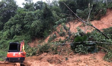 ระทึก!ดินบนเขาควนหมีตายพังถล่มซัดเสาไฟฟ้าแนวเขาล้มระเนระนาดนับ 10 ต้น