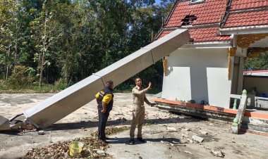 พายุฤดูหนาวพัดถล่มปล่องเมรุวัดห้วยชันหักโค่นพังยับ