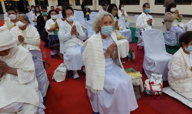 พสกนิกรชาวอำนาจเจริญพร้อมใจเจริญพระพุทธมนต์และเจริญจิตตภาวนาถวายพระพรชัยมงคลแด่พระองค์ภา