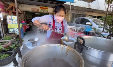 "โจ๊ก-จั๊บ-เส้น"เมนูฮิตยามเช้าขายดีรับหน้าหนาว คนขอนแก่นแห่ซื้อแน่นร้านทุกวัน