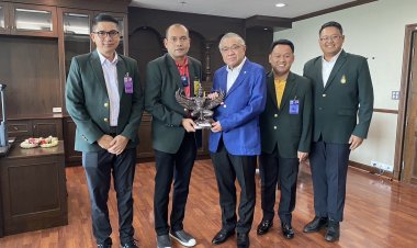 คณะศิษย์ร่วมแสดงมุทิตาจิต"อาจารย์ศาสตราจารย์วุฒิสาร"เลขาธิการสถาบันพระปกเกล้าหมดวาระดำรงตำแหน่ง