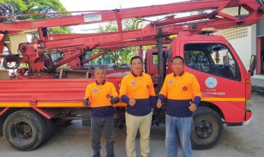 "นุ้ยส์ เมืองฉอด" มอบเสื้อปฎิบัติงาน ให้กับทีมงานช่างไฟฟ้า ทน.แม่สอดเนื่องเทศกาลปีใหม่ 2566