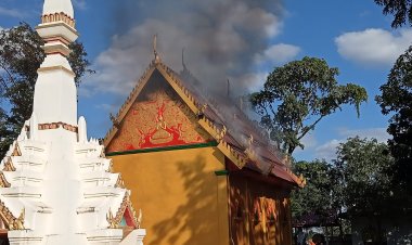 ระทึก!ไฟไหม้อุโบสถวัดกลางหมู่บ้านที่โคราช จนท.ระดมฉีดน้ำกัดเพลิงกว่าชม.จึงสงบ