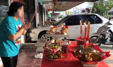 คนไทยเชื้อสายจีนเบตงสืบทอดประเพณีไหว้ขนมบัวลอยขอพรให้พระองค์ภาทรงหายจากพระอาการประชวร