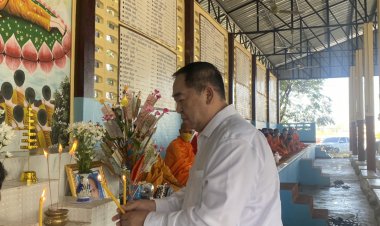 "นายกเคี้ยง"-ประธานพิธีจุดธูป-เทียน ทอดผ้าไตร บังสุกุล งานฌาปนกิจศพ "แม่หลวงยุ้ย  แก้วใจดี”