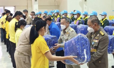 หนาวนี้ ในหลวงห่วงใย  ทรงพระราชทานผ้าห่มผู้ประสบภัยหนาว-ยาสามัญประจำบ้านแก่พสกนิกรปราจีนฯ
